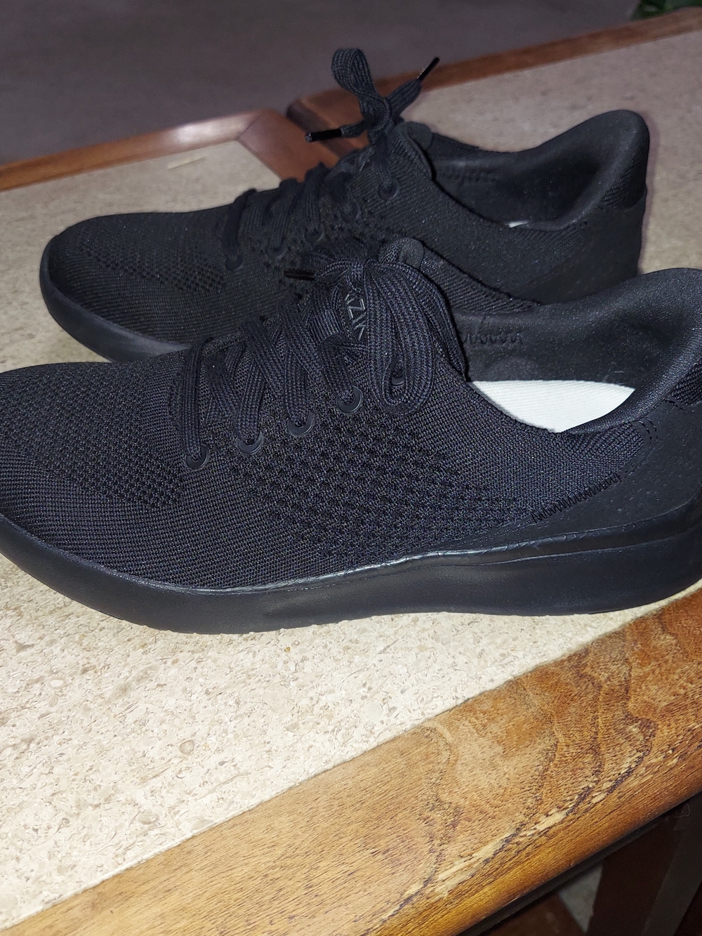 Kizik Womaen's Lima Black Size 7.5
